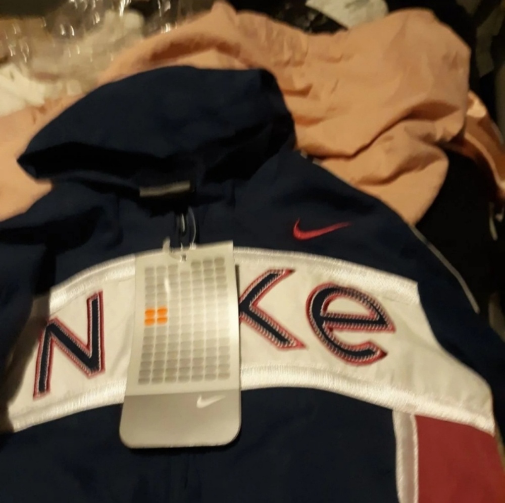 Boys 2t nike light jacket